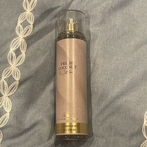 BBW BATH AND BODY WORKS FRESH COCONUT AND COTTON SPRAY (LIKE NEW) FULL SIZE